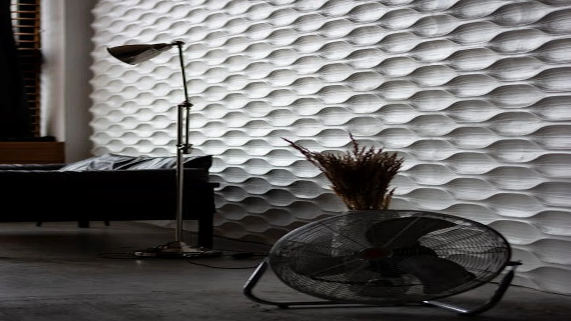 Wallpaper vs Wall Paint: Which is Better for Your Home?